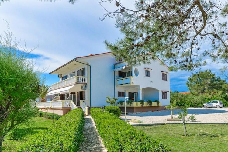 Apartments In House Liveric In Vir At The Beach Buitenkant foto